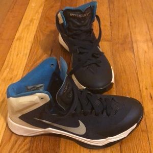 Nike hyerquickness sneaker